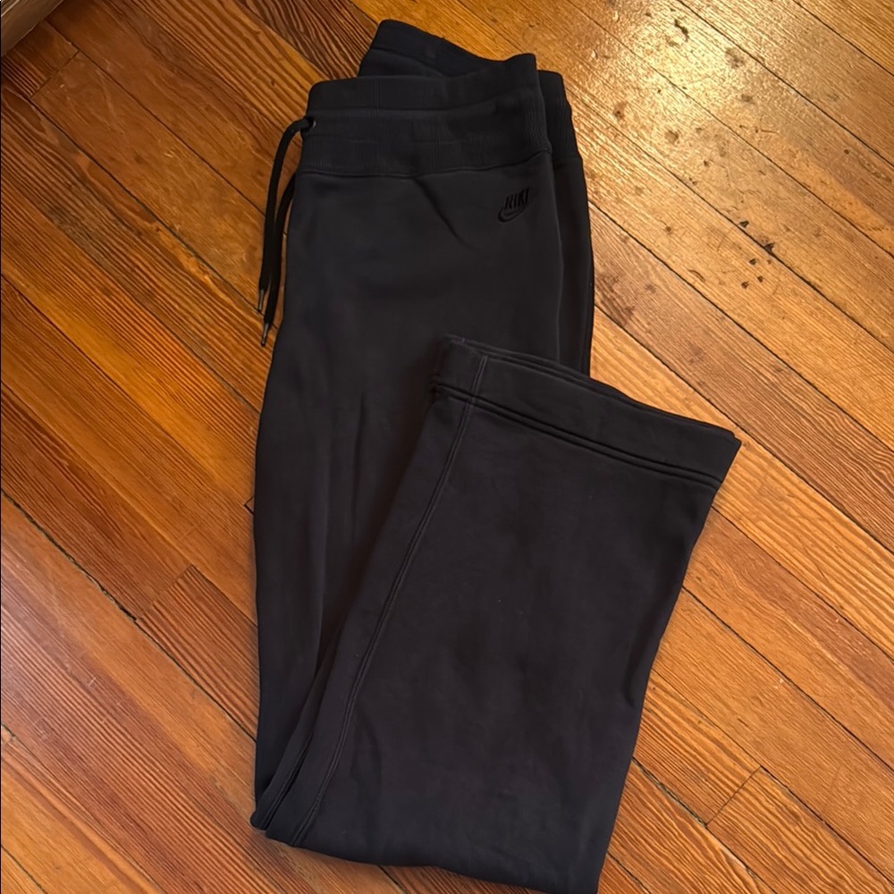Nike Black women’s sweatpants